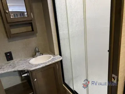 2017 Keystone RV Premier Ultra Lite photo 18