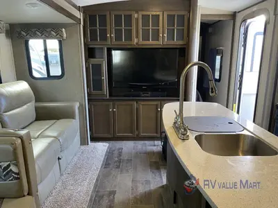 2017 Keystone RV Premier Ultra Lite photo 14