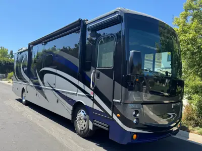 Used 2019 Fleetwood Discovery 38N