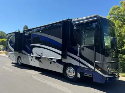 2019 FLEETWOOD DISCOVERY photo 3
