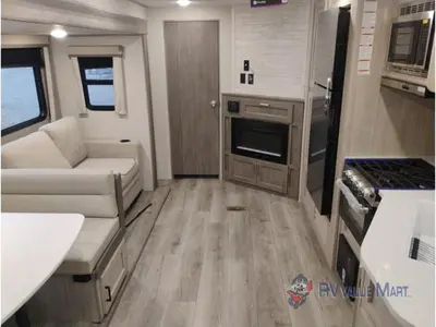 2026 Coachmen RV Catalina Legacy Edition photo 7