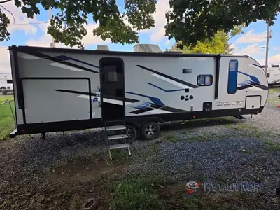 2023 Forest River Cherokee Alpha Wolf photo 9