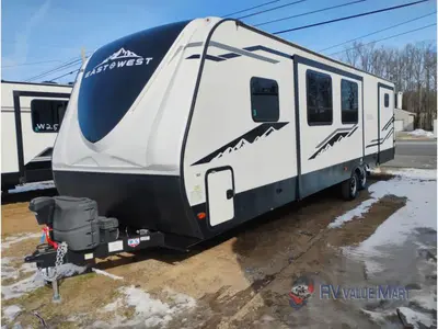 2021 EAST TO WEST Alta photo 4