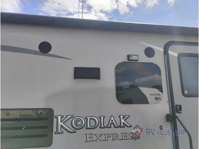 2015 Dutchmen RV Kodiak Express photo 16