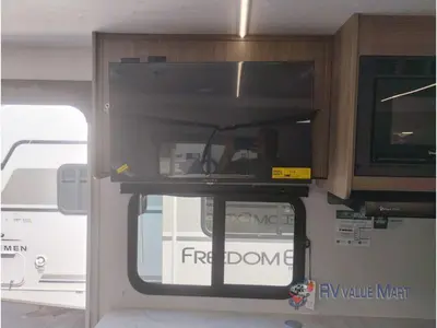 2026 Coachmen RV Freedom Express Select photo 21
