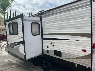 2019 FOREST RIVER EVO photo 2