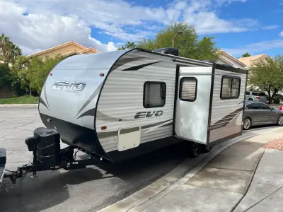 2019 FOREST RIVER EVO photo 3