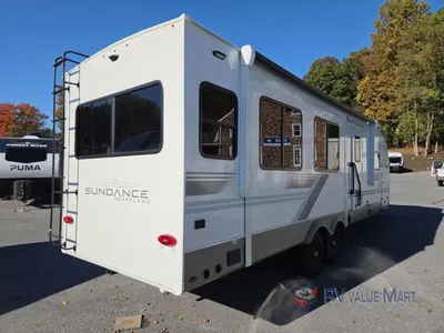 2026 Heartland Sundance Ultra Lite photo 8