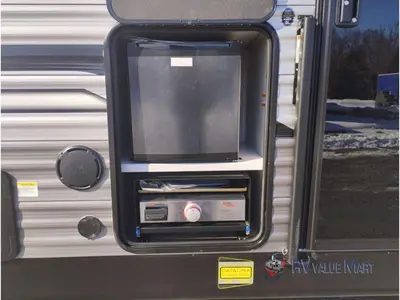 2026 Coachmen RV Catalina Legacy Edition photo 10