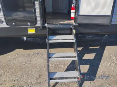 2026 Coachmen RV Catalina Legacy Edition photo 15