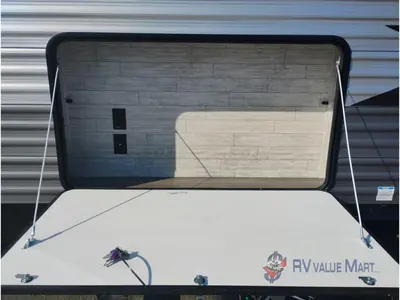2026 Coachmen RV Catalina Legacy Edition photo 9