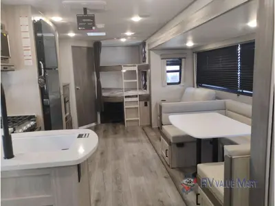 2026 Coachmen RV Catalina Legacy Edition photo 18