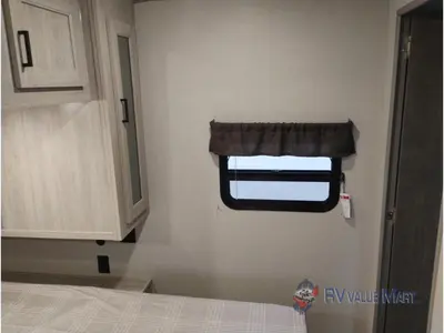2026 Coachmen RV Catalina Legacy Edition photo 38