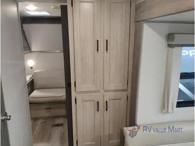 2026 Coachmen RV Catalina Legacy Edition photo 17