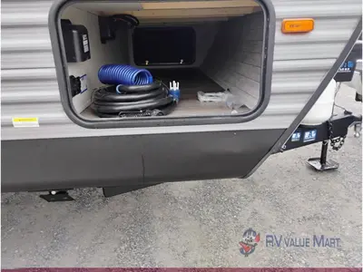 2026 Coachmen RV Catalina Legacy Edition photo 9