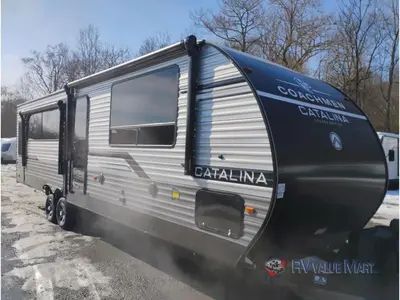 New 2026 Coachmen RV Catalina Legacy Edition 313RLTS