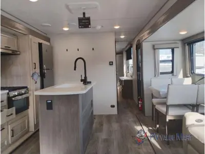 2026 Coachmen RV Catalina Legacy Edition photo 19
