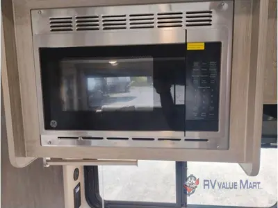2026 Coachmen RV Catalina Legacy Edition photo 25