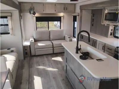 2026 Coachmen RV Catalina Legacy Edition photo 18
