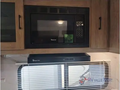 2025 Coachmen RV Freedom Express Ultra Lite photo 12