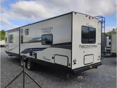 2025 Coachmen RV Freedom Express Ultra Lite photo 18