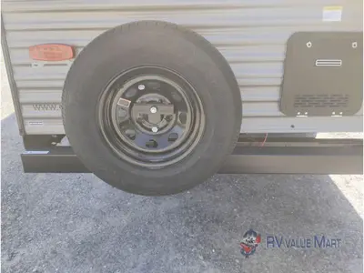 2026 Coachmen RV Catalina Summit Series 8 photo 13