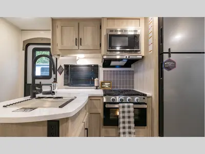 2026 Coachmen RV Catalina Legacy Edition photo 33