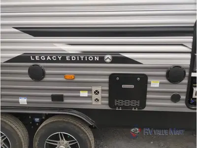 2026 Coachmen RV Catalina Legacy Edition photo 17