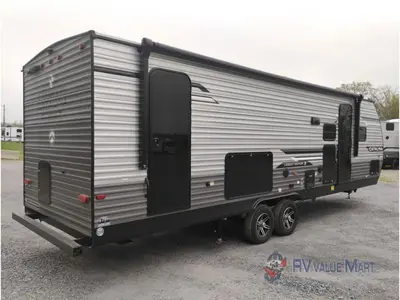 2026 Coachmen RV Catalina Legacy Edition photo 8