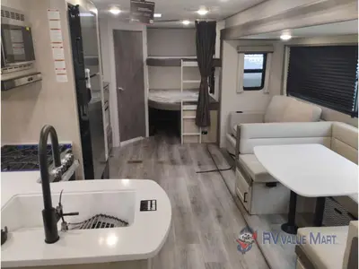 2026 Coachmen RV Catalina Legacy Edition photo 19