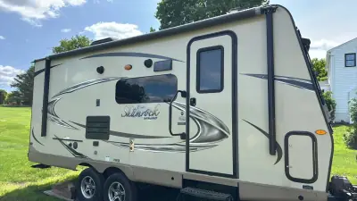 Used 2019 Forest River Shamrock 21SS