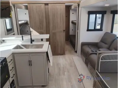 2026 Coachmen RV Freedom Express Liberty Edition photo 17