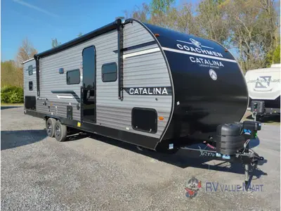 New 2026 Coachmen RV Catalina Legacy Edition 293QBCK
