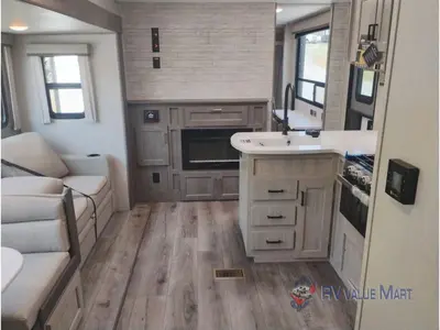 2026 Coachmen RV Catalina Legacy Edition photo 19