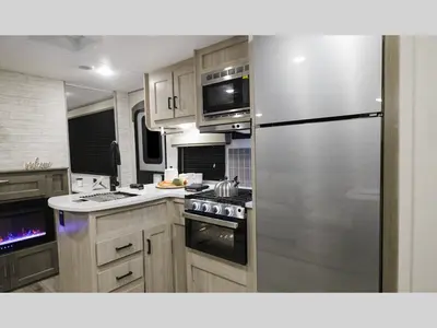 2026 Coachmen RV Catalina Legacy Edition photo 32