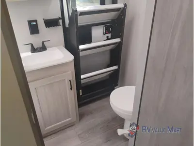 2026 Coachmen RV Catalina Legacy Edition photo 25