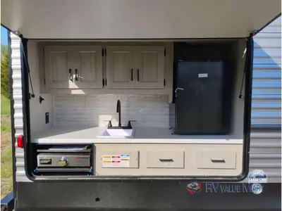 2026 Coachmen RV Catalina Legacy Edition photo 11