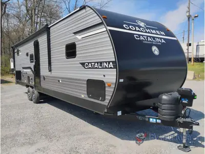 2026 Coachmen RV Catalina Legacy Edition photo 2