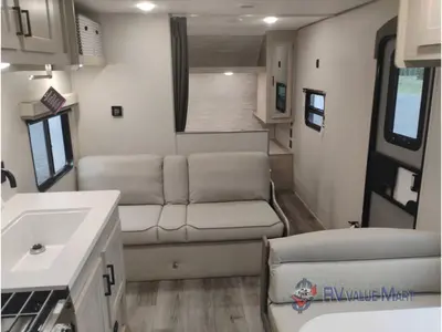 2026 Coachmen RV Catalina Summit Series 8 photo 17