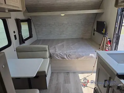 2026 Coachmen RV Catalina Summit Series 7 photo 17