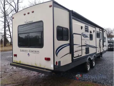 2016 Coachmen RV Freedom Express Liberty Edition photo 8