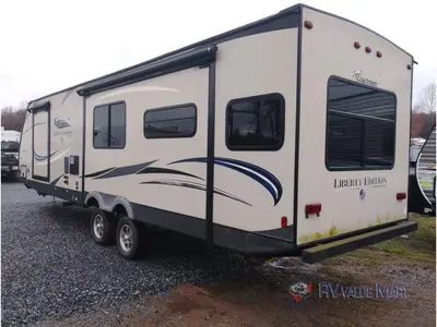 2016 Coachmen RV Freedom Express Liberty Edition photo 6