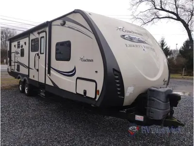 2016 Coachmen RV Freedom Express Liberty Edition photo 2