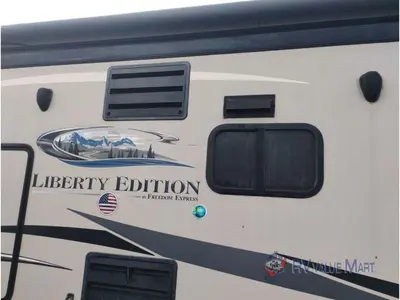 2016 Coachmen RV Freedom Express Liberty Edition photo 13