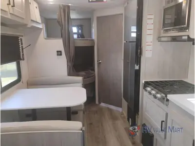 2026 Coachmen RV Catalina Summit Series 8 photo 17
