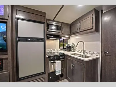 2019 CrossRoads RV Sunset Trail Super Lite2 photo 27