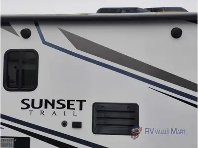 2019 CrossRoads RV Sunset Trail Super Lite2 photo 16