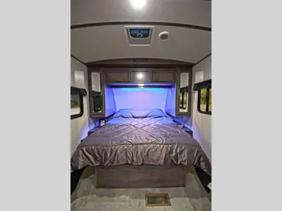 2019 CrossRoads RV Sunset Trail Super Lite2 photo 30