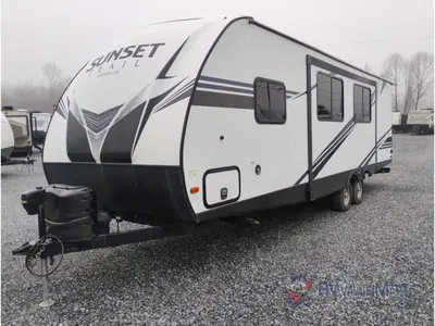 2019 CrossRoads RV Sunset Trail Super Lite2 photo 4