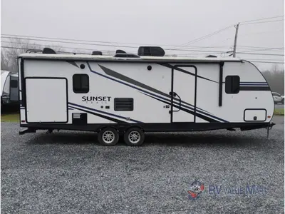 2019 CrossRoads RV Sunset Trail Super Lite2 photo 9